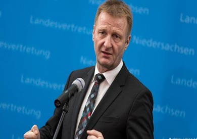 وزير داخلية ولاية ولاية شمال الراين فيتسفاليا رالف ييغر.